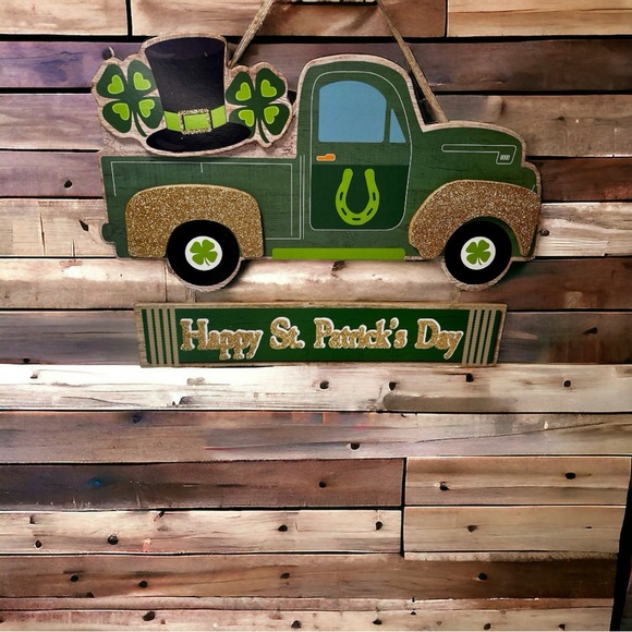 🍀St.Patrick’s Day Bundle🍀 4 items-Wall Decor, Scarf, Socks and a Headband - Picture 3 of 5